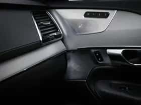 Volvo XC90 (2023) thumbnail 42
