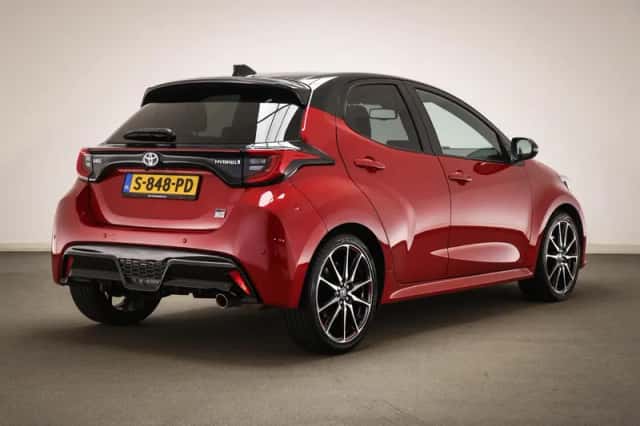 Toyota Yaris (2023) thumbnail 2