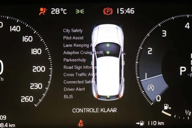 Volvo XC40 (2018) thumbnail 5