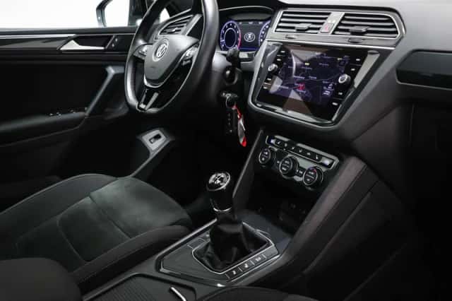 Volkswagen Tiguan (2018) thumbnail 3