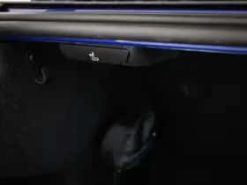 BMW M4 (2022) thumbnail 17