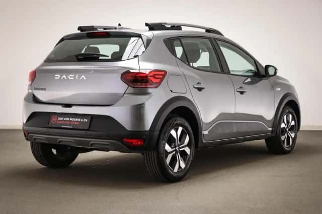 Dacia Sandero Stepway (2025) thumbnail 2