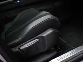 Peugeot 3008 (2023) thumbnail 9