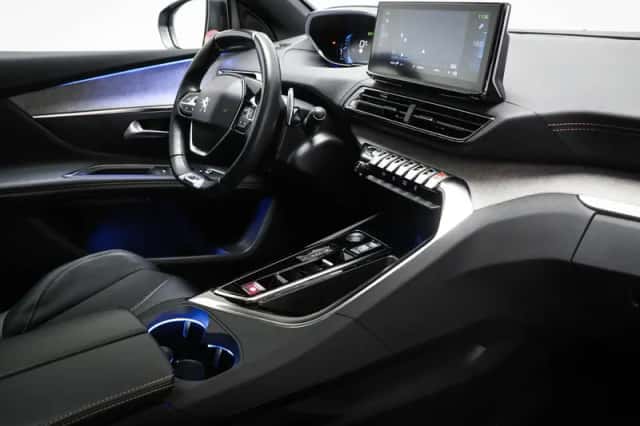 Peugeot 3008 (2023) thumbnail 3