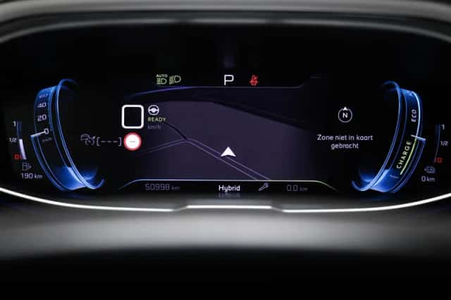 Peugeot 3008 (2023) thumbnail 4