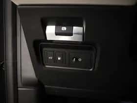 Land Rover Discovery Sport (2023) thumbnail 36