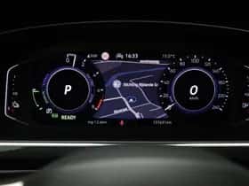 Volkswagen Tiguan (2021) thumbnail 5