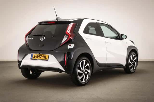 Toyota Aygo (2023) thumbnail 2