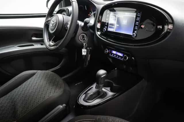 Toyota Aygo (2023) thumbnail 3