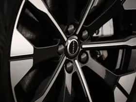 Volvo XC60 (2025) thumbnail 32