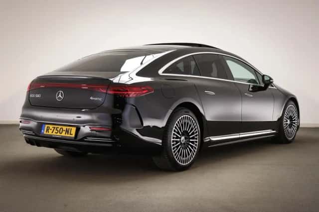 Mercedes-Benz EQS (2022) thumbnail 2