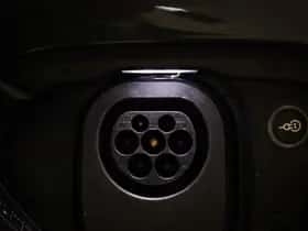 Porsche Taycan (2021) thumbnail 22