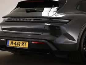 Porsche Taycan (2021) thumbnail 25