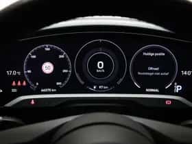 Porsche Taycan (2021) thumbnail 4