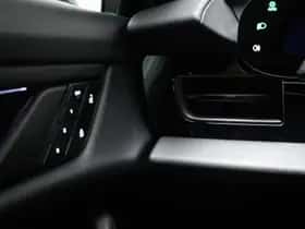 Porsche Taycan (2021) thumbnail 36