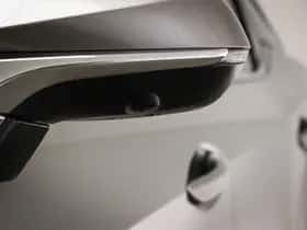 Lexus RX (2019) thumbnail 23