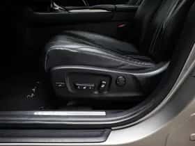Lexus RX (2019) thumbnail 34