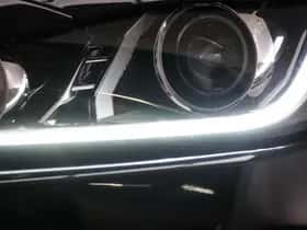 Jaguar XE (2015) thumbnail 18