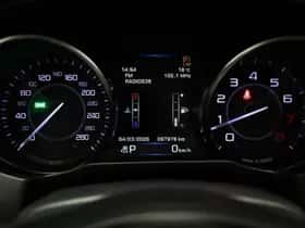 Jaguar XE (2015) thumbnail 5