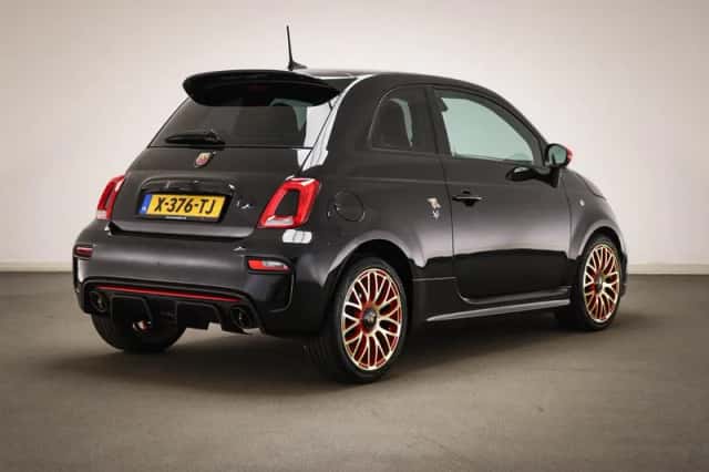 Fiat 500 (2021) thumbnail 2