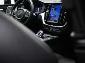 Volvo XC60 (2023) thumbnail 15