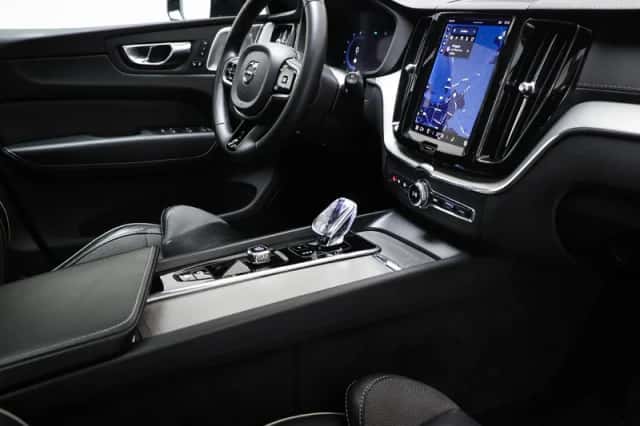 Volvo XC60 (2023) thumbnail 4