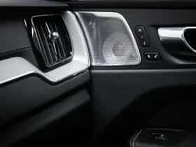 Volvo XC60 (2023) thumbnail 43