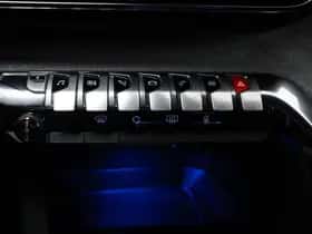 Peugeot 3008 (2023) thumbnail 41