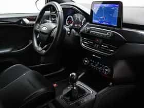 Ford Focus (2020) thumbnail 3