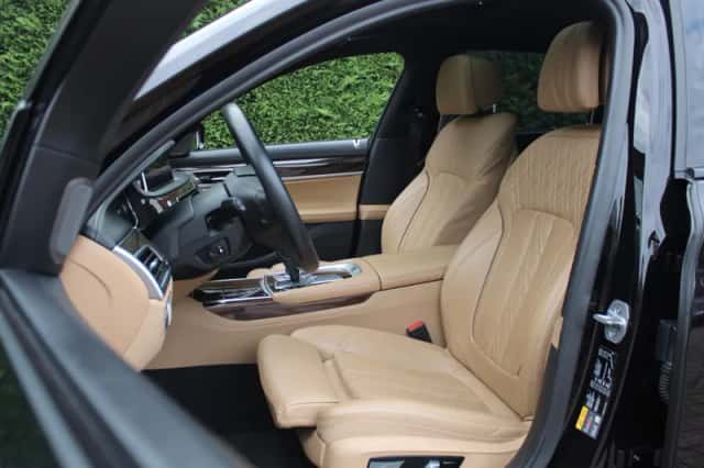 BMW 7-Serie (2019) thumbnail 6