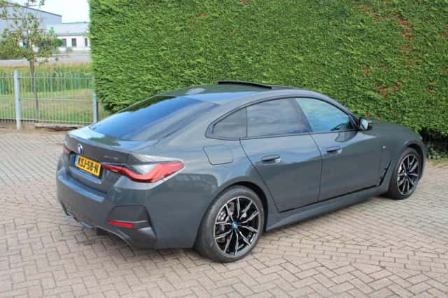 BMW i4 (2022) thumbnail 5