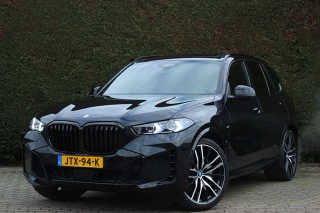 BMW X5 (2023) thumbnail 1