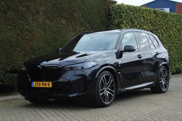 BMW X5 (2023) thumbnail 4