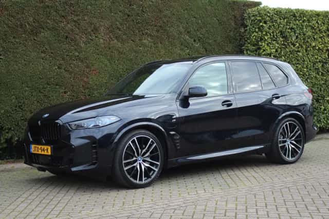 BMW X5 (2023) thumbnail 5