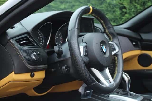 BMW Z4 (2012) thumbnail 6