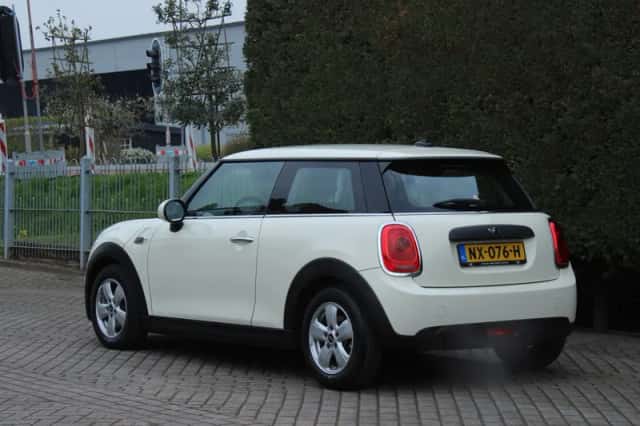 MINI One (2017) thumbnail 6