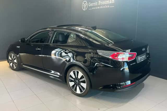 Kia Optima (2015) thumbnail 2