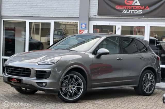 Porsche Cayenne (2017) thumbnail 17