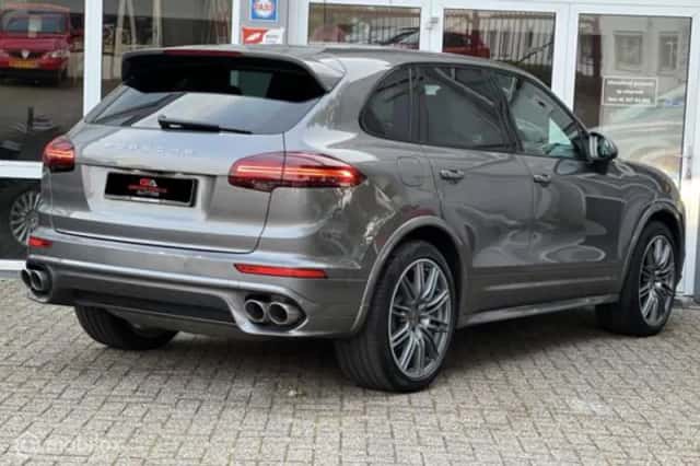 Porsche Cayenne (2017) thumbnail 18