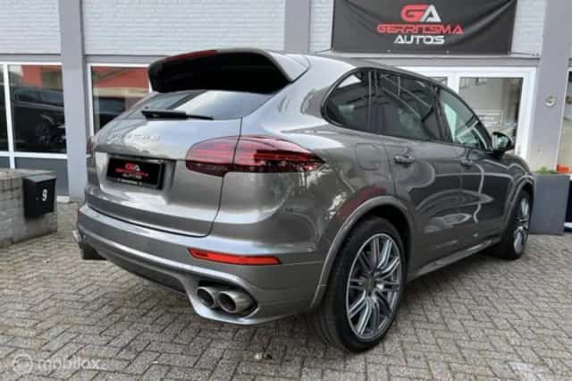 Porsche Cayenne (2017) thumbnail 19