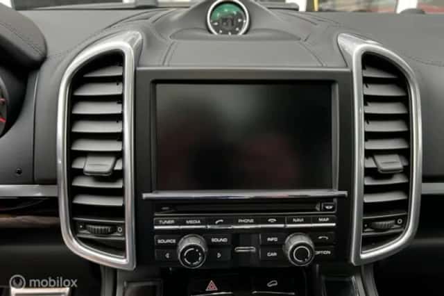 Porsche Cayenne (2017) thumbnail 29