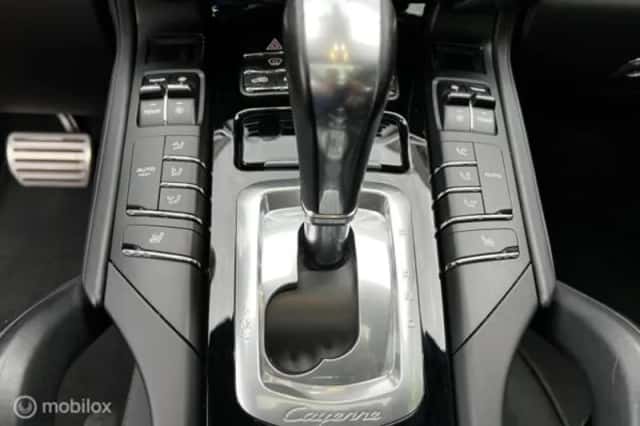 Porsche Cayenne (2017) thumbnail 33