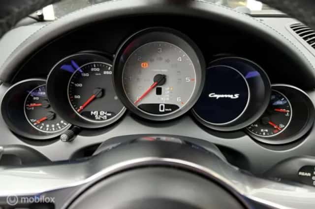 Porsche Cayenne (2017) thumbnail 34