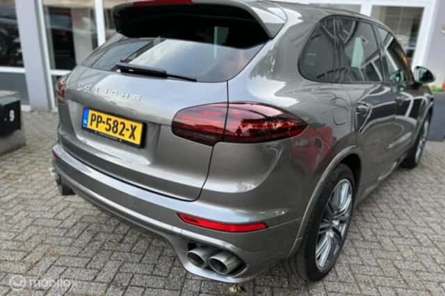 Porsche Cayenne (2017) thumbnail 40