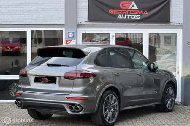 Porsche Cayenne (2017) thumbnail 5