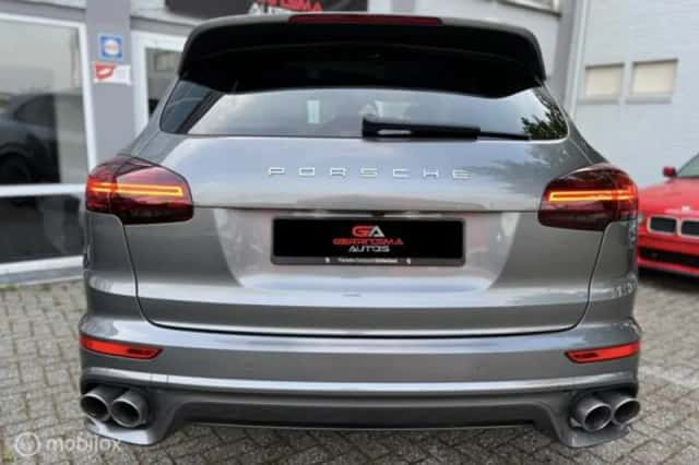 Porsche Cayenne (2017) thumbnail 6