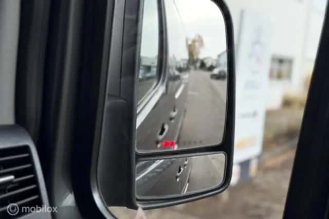 Mercedes-Benz Sprinter (2014) thumbnail 21