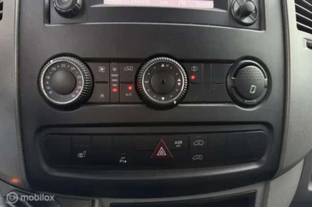 Mercedes-Benz Sprinter (2014) thumbnail 24