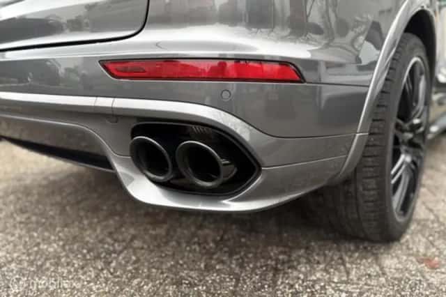 Porsche Cayenne (2015) thumbnail 12