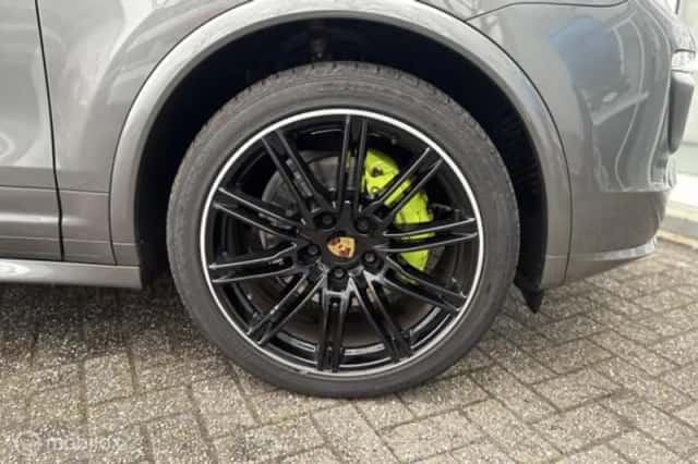 Porsche Cayenne (2015) thumbnail 13